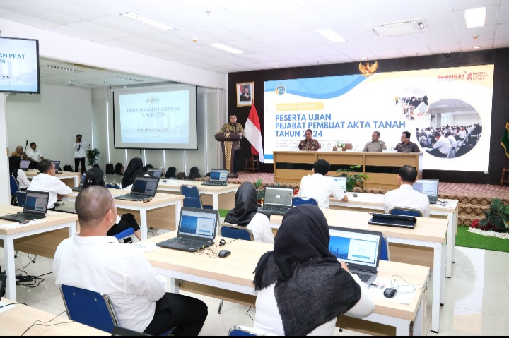 Buka Ujian PPAT 2024, Wamen Ossy Harapkan PPAT Turut Dukung Layanan Pertanahan yang Adil, Merata, dan Berkesinambungan